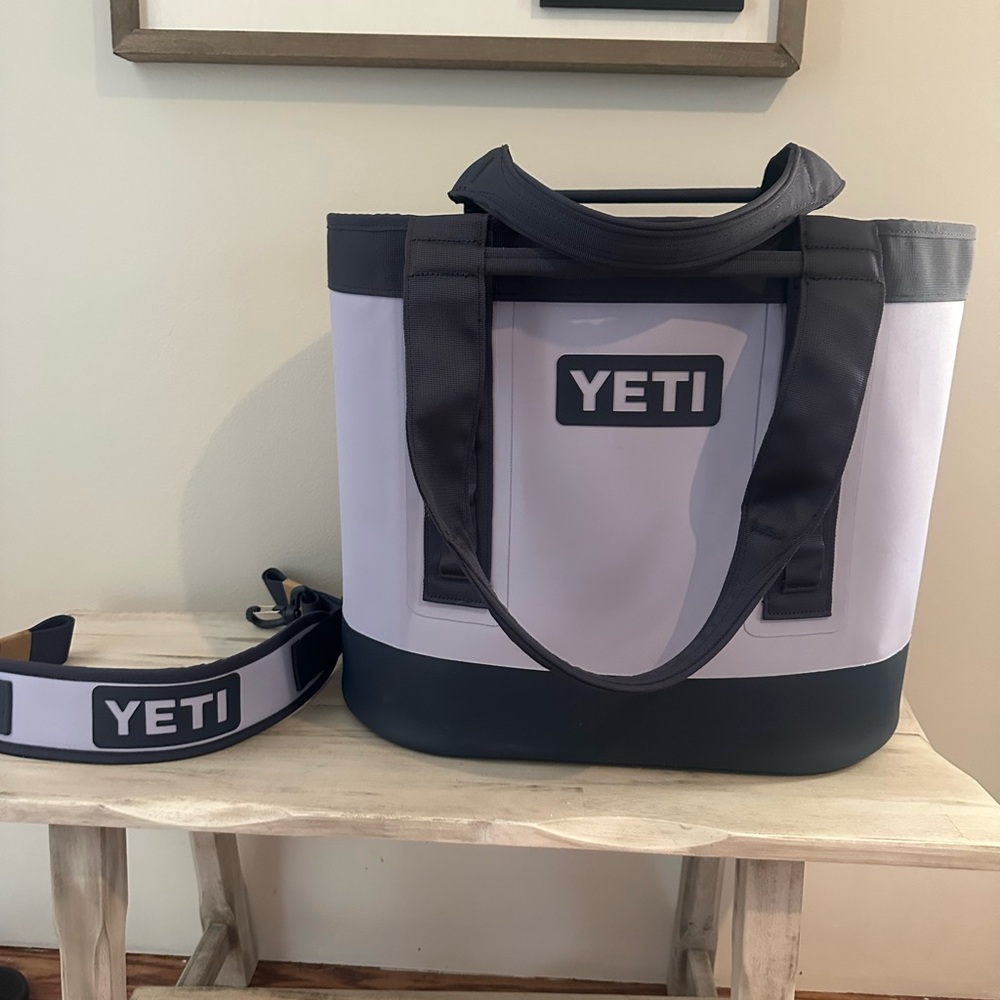 NWOT Yeti Camino 35 Tote Bag in Cosmic Lilac